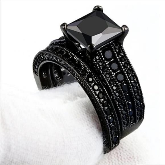 NEW BLACK SAPPHIRE PRINCESS CUT 925 SILVER RING - Picture 3 of 5